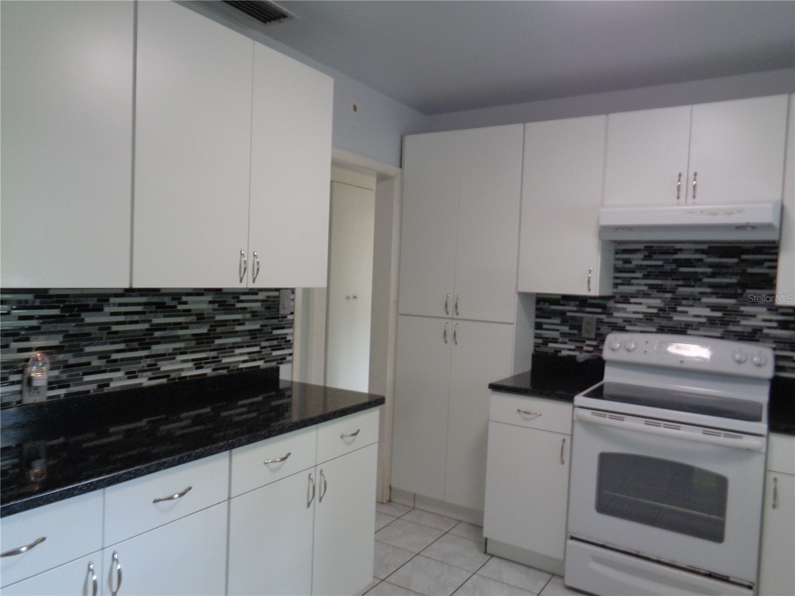 1906 Dudley Place Sarasota FL 34235 A4689017 image15