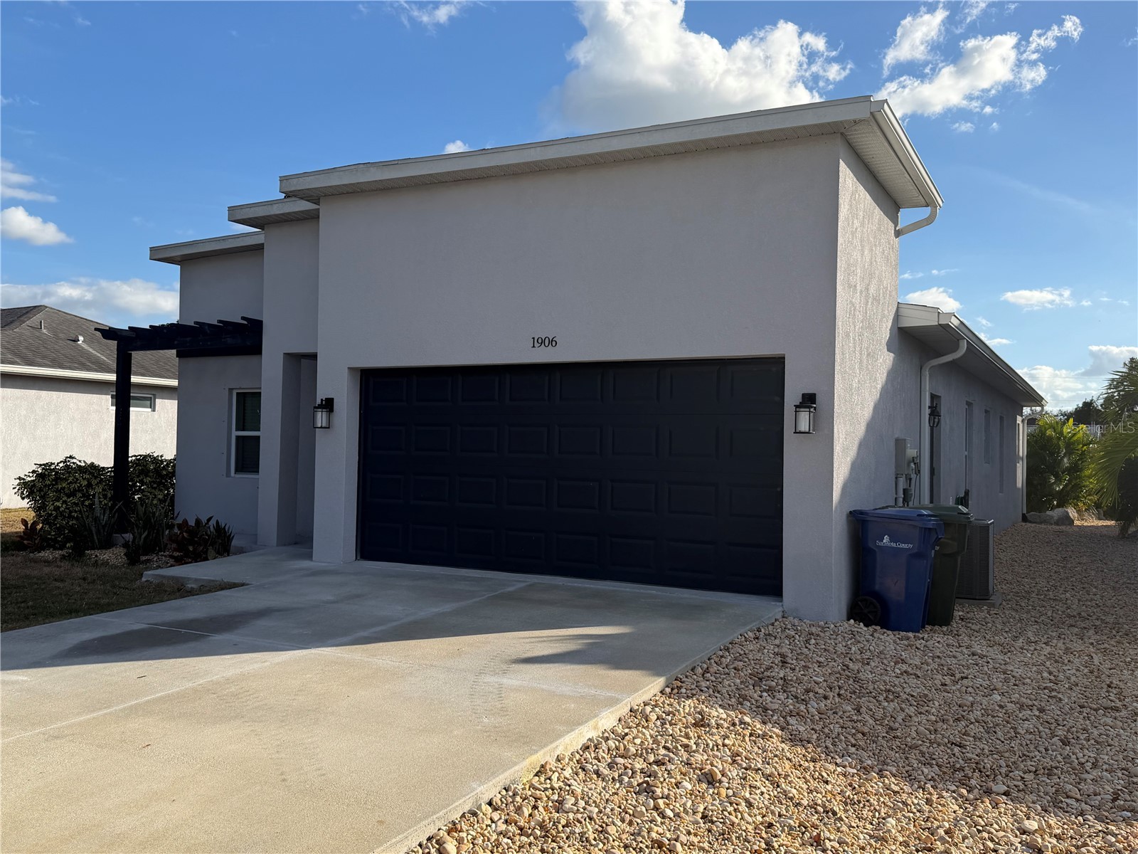 1906 Livingstone Street Sarasota FL 34231 A4675927 image1