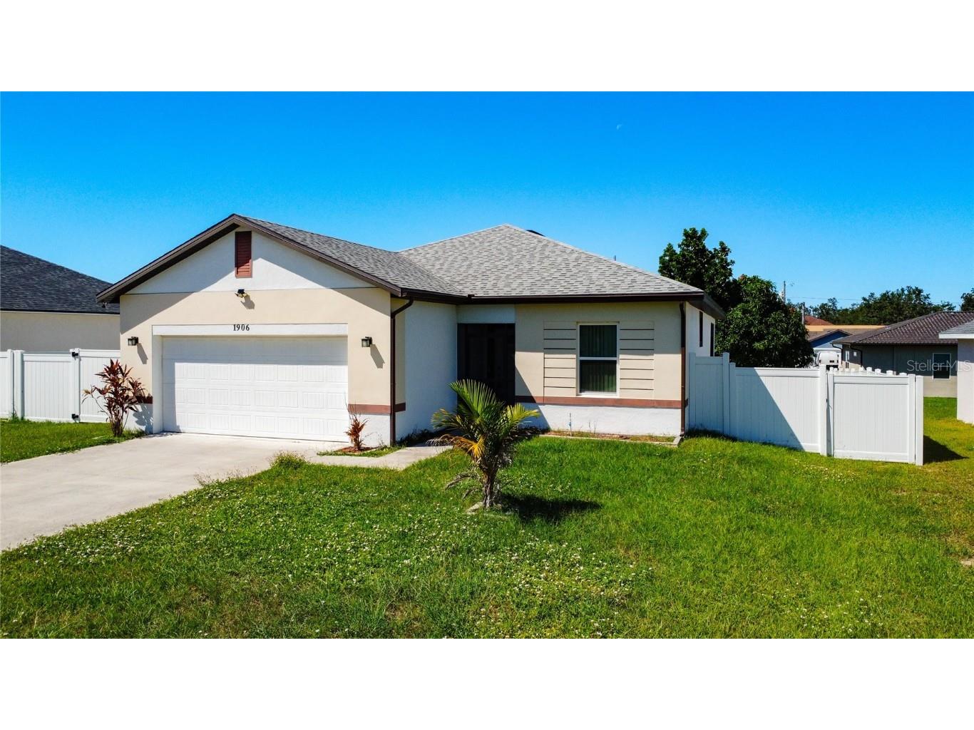 1906 Manatee Drive Kissimmee FL 34759 S5136550 image1