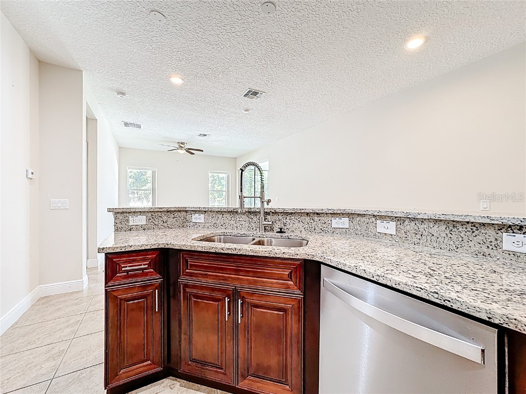 1906 Manatee Drive Kissimmee FL 34759 S5136550 image4