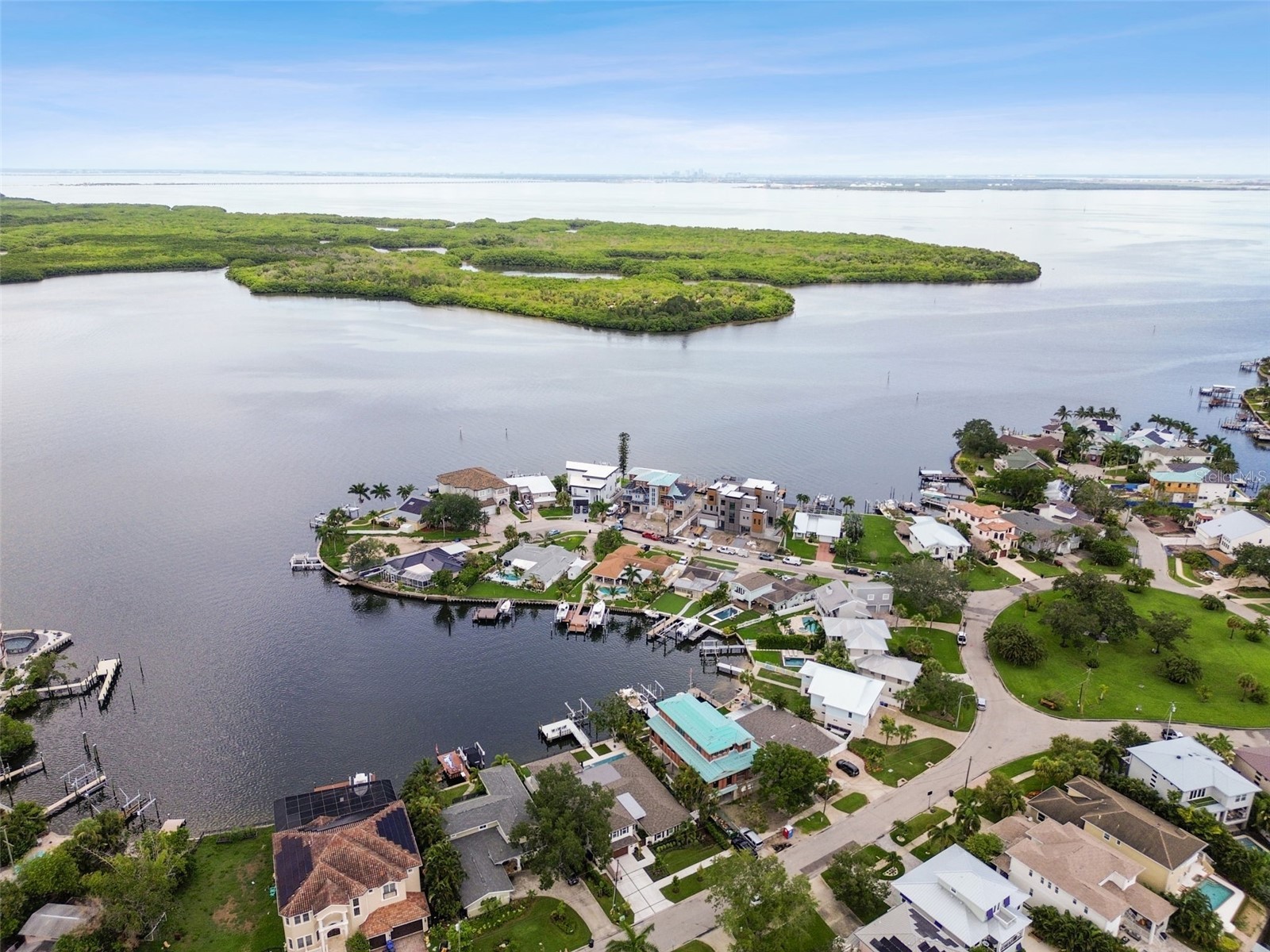 1907 Arrowhead Drive NE Saint Petersburg FL 33703 TB8511640 image1