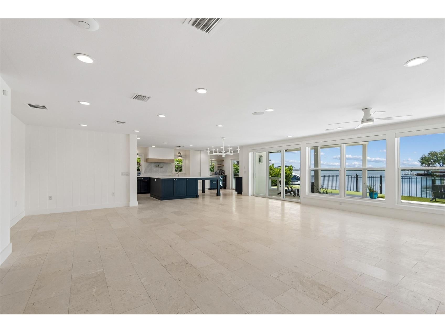 1907 Arrowhead Drive NE Saint Petersburg FL 33703 TB8511640 image12
