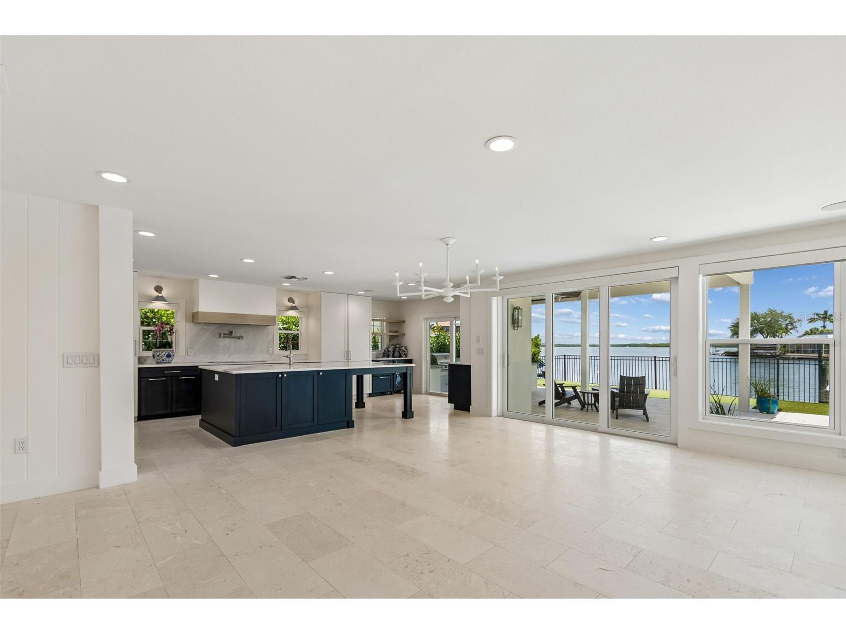 1907 Arrowhead Drive NE Saint Petersburg FL 33703 TB8511640 image14