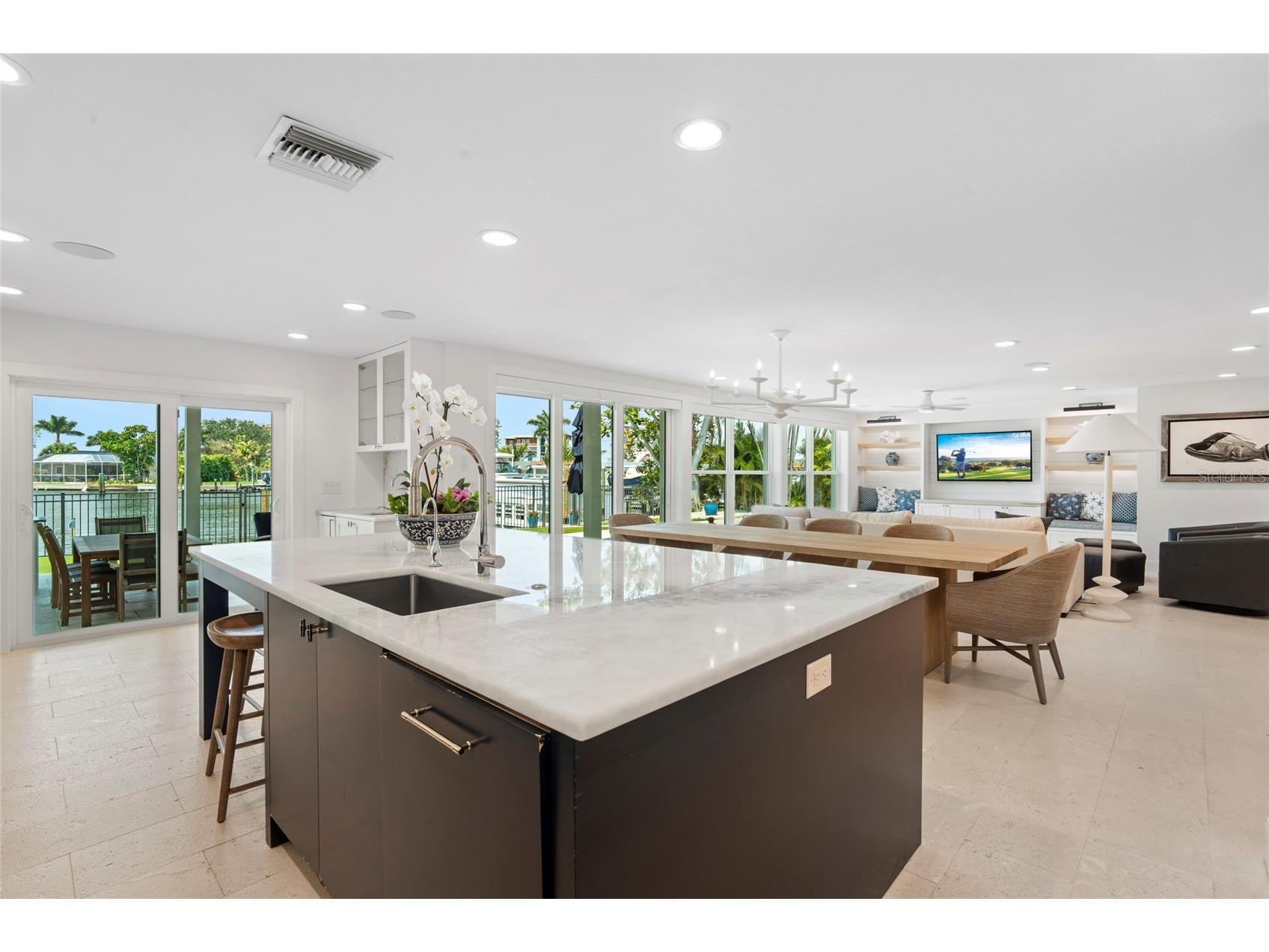 1907 Arrowhead Drive NE Saint Petersburg FL 33703 TB8511640 image22