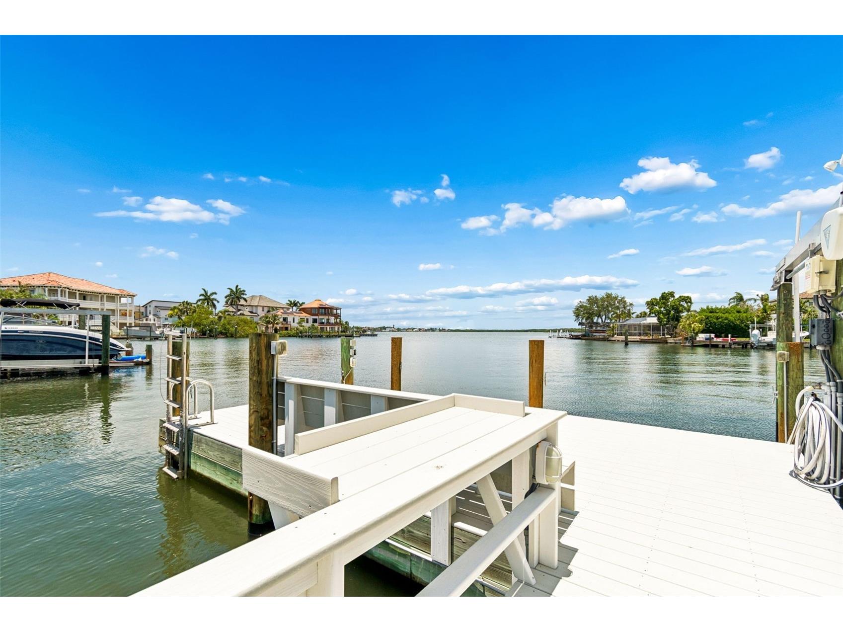 1907 Arrowhead Drive NE Saint Petersburg FL 33703 TB8511640 image36