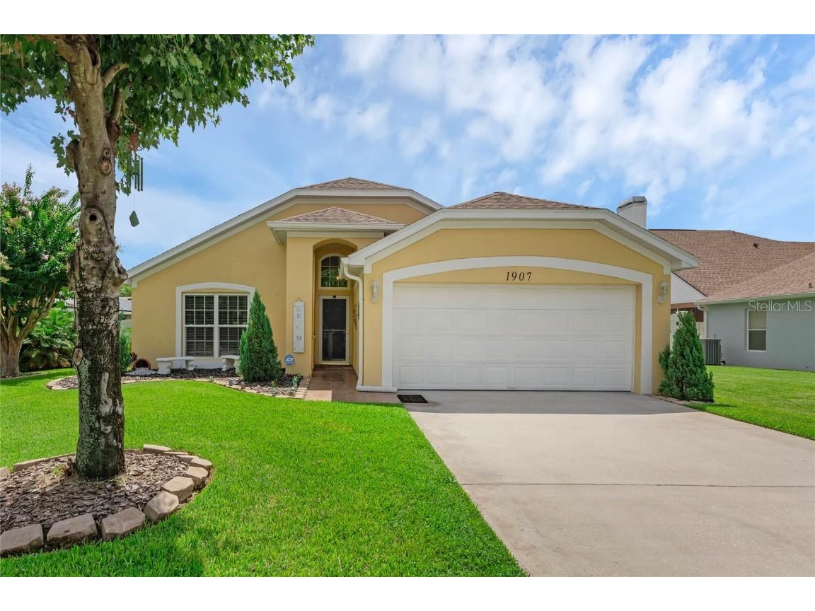 1907 Everhart Drive Orlando FL 32806 O6212016 image1