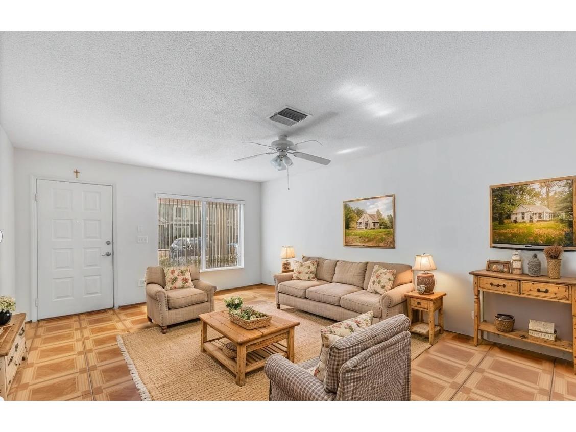 1907 Fluorshire Drive Brandon FL 33511 W7886649 image2