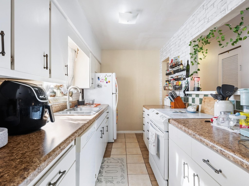 1907 Harvard Avenue Bradenton FL 34207 A4672657 image10