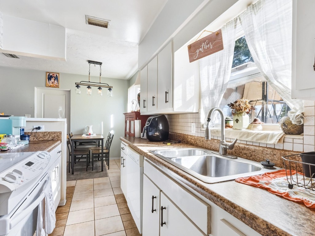 1907 Harvard Avenue Bradenton FL 34207 A4672657 image12