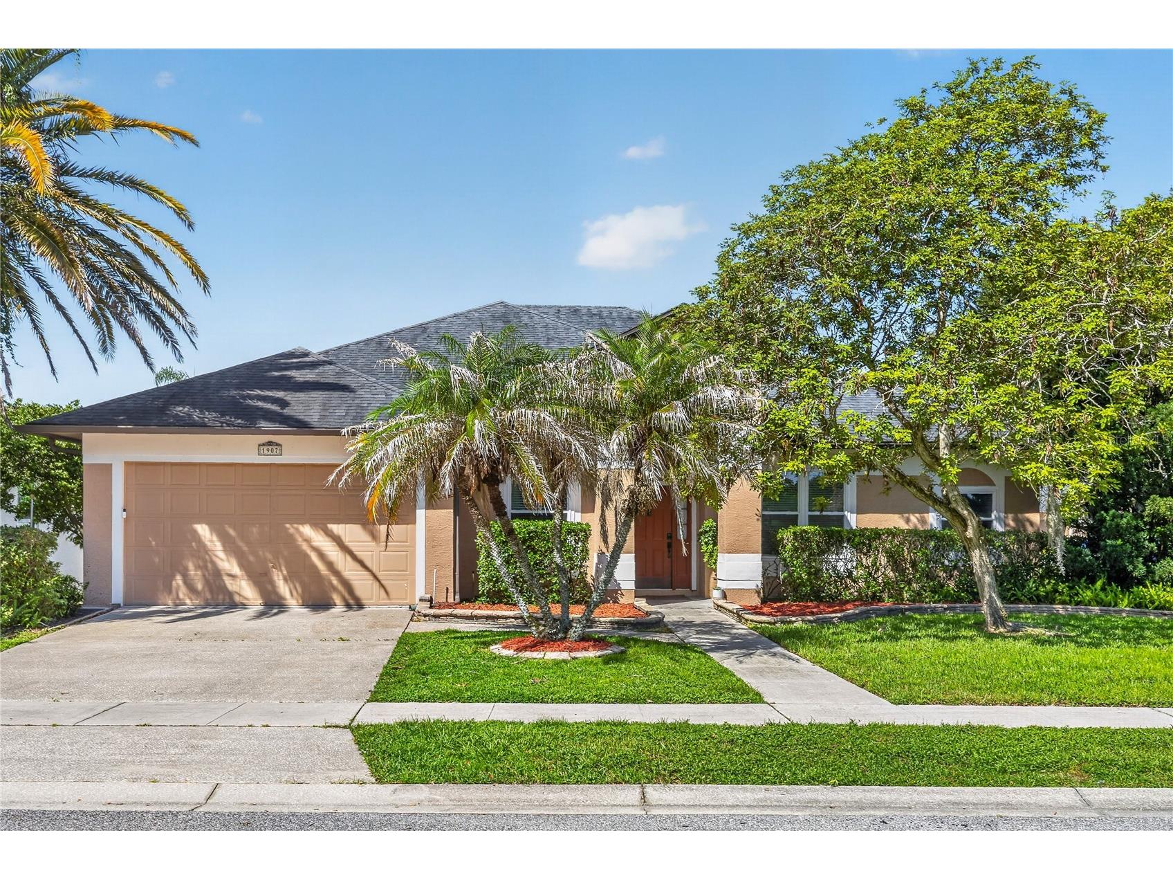 1907 Westbourne Drive Oviedo FL 32765 V4950374 image1