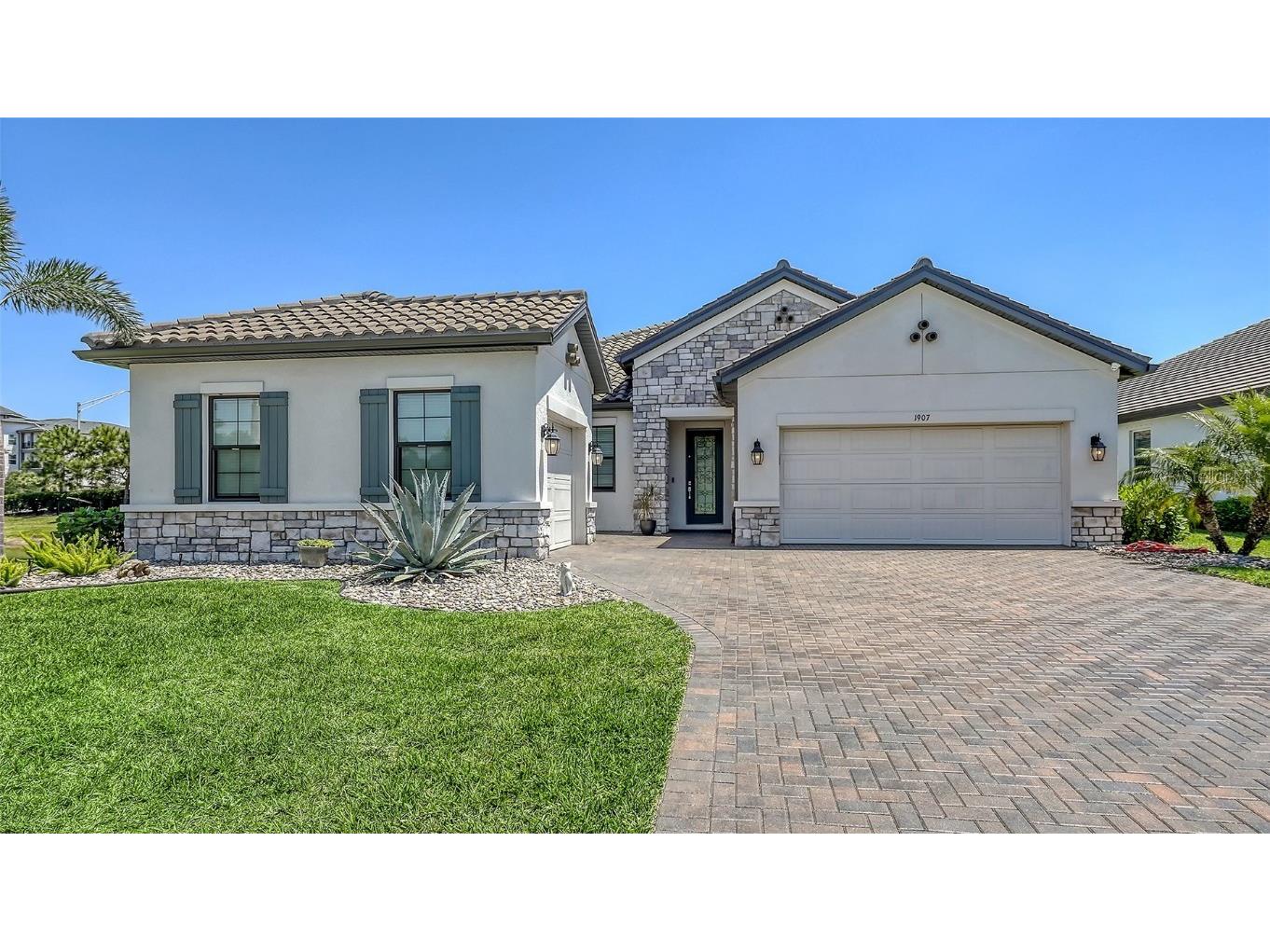 1907 Woodleaf Hammock Court Bradenton FL 34211 A4649325 image1