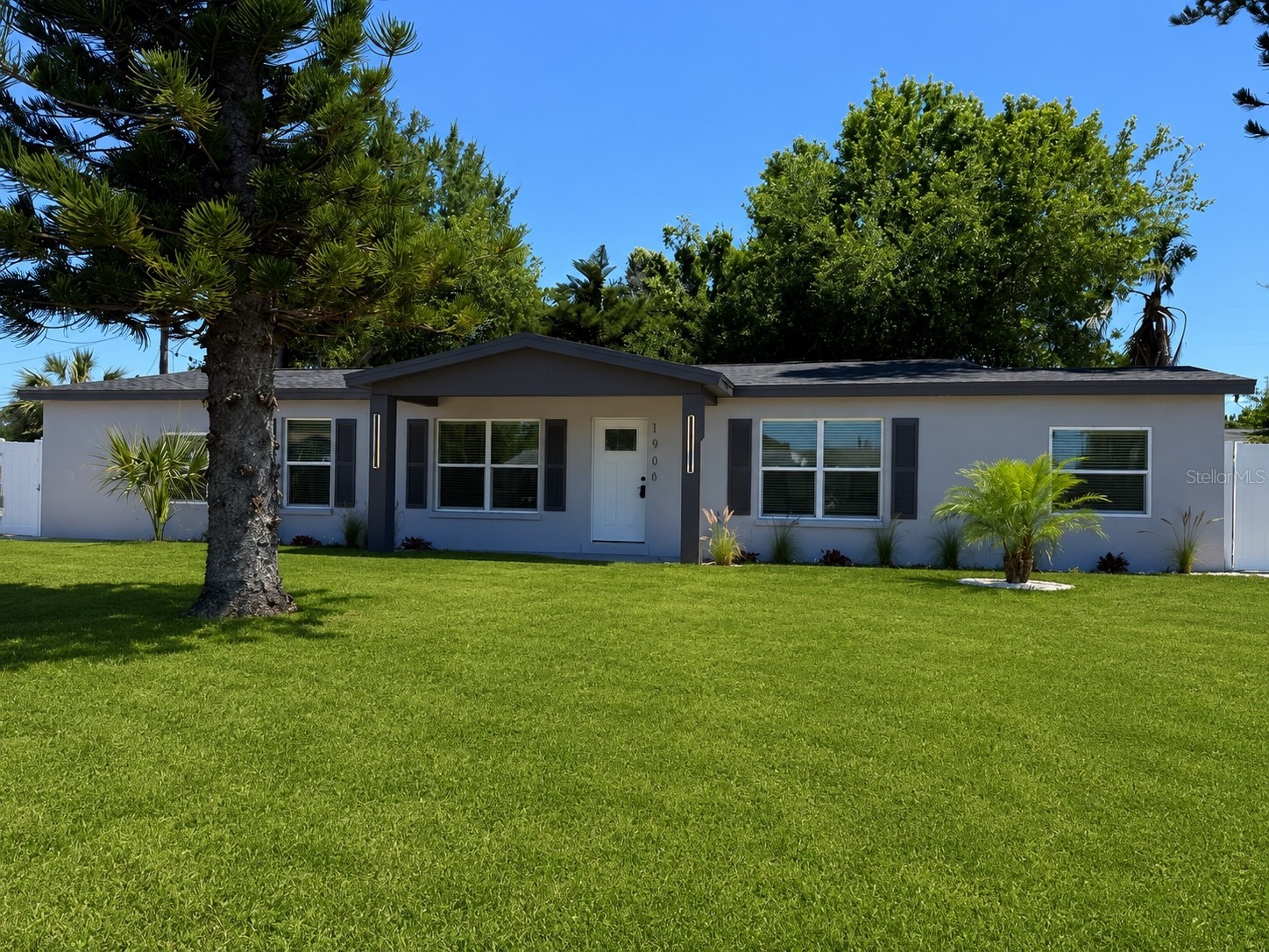 1908 51st Avenue W Bradenton FL 34207 OM724436 image1