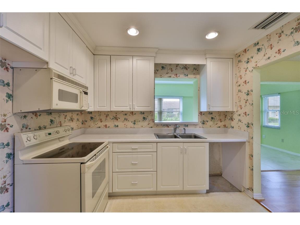 1908 Canterbury Lane #20 Sun City Center FL 33573 TB8434514 image7