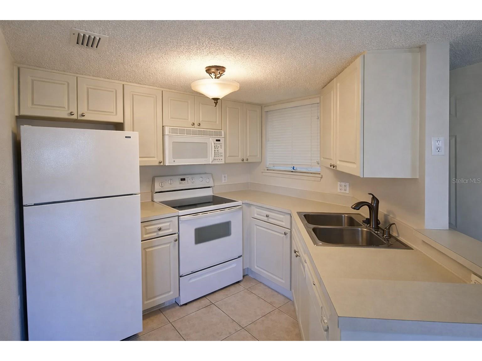1908 Lake Atriums Circle #15 Orlando FL 32839 O6381262 image2
