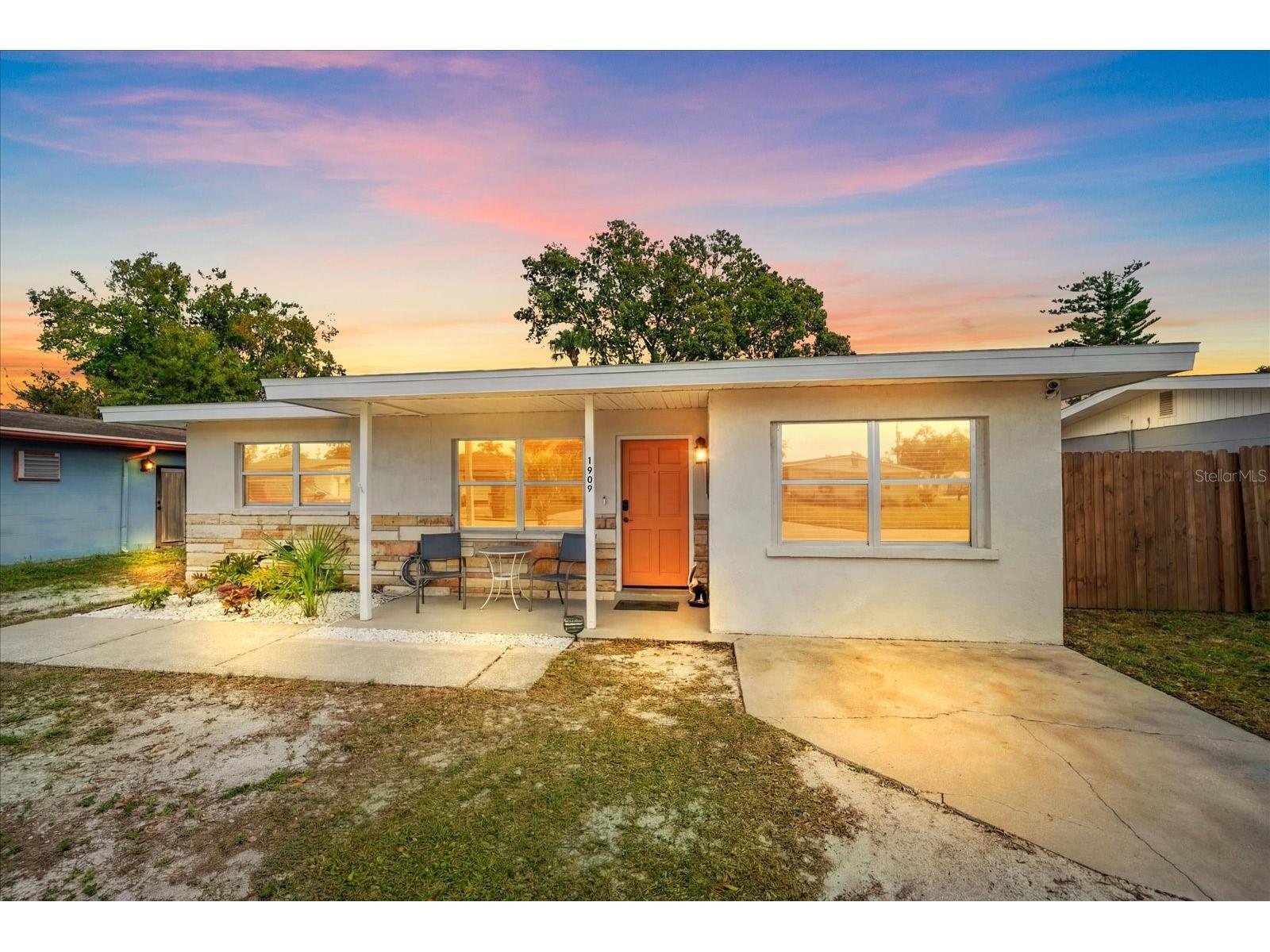 1909 27th Street W Bradenton FL 34205 A4676110 image1