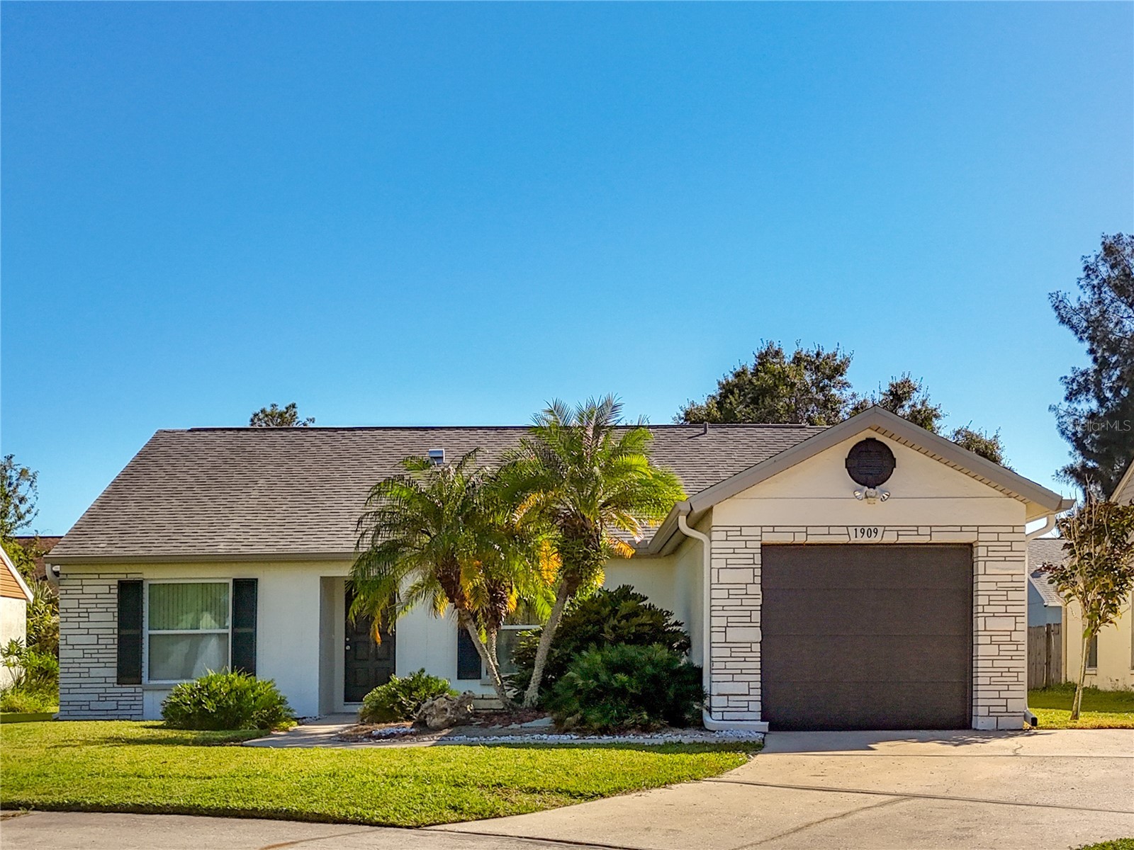 1909 Castle Bay Court Oldsmar FL 34677 TB8436254 image1