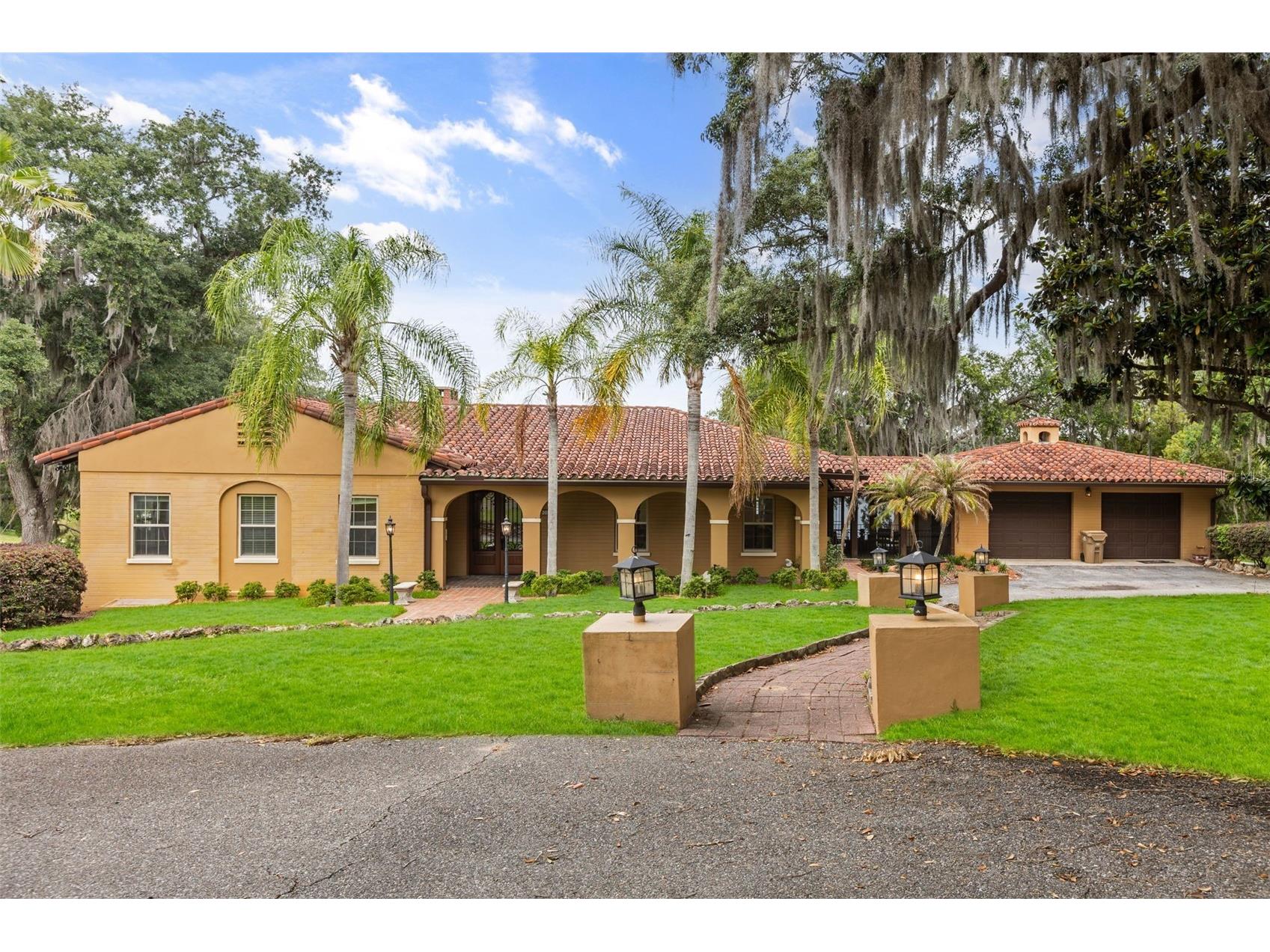 1909 Country Club Drive Eustis FL 32726 - LAKE NETTIE G5111651 image2