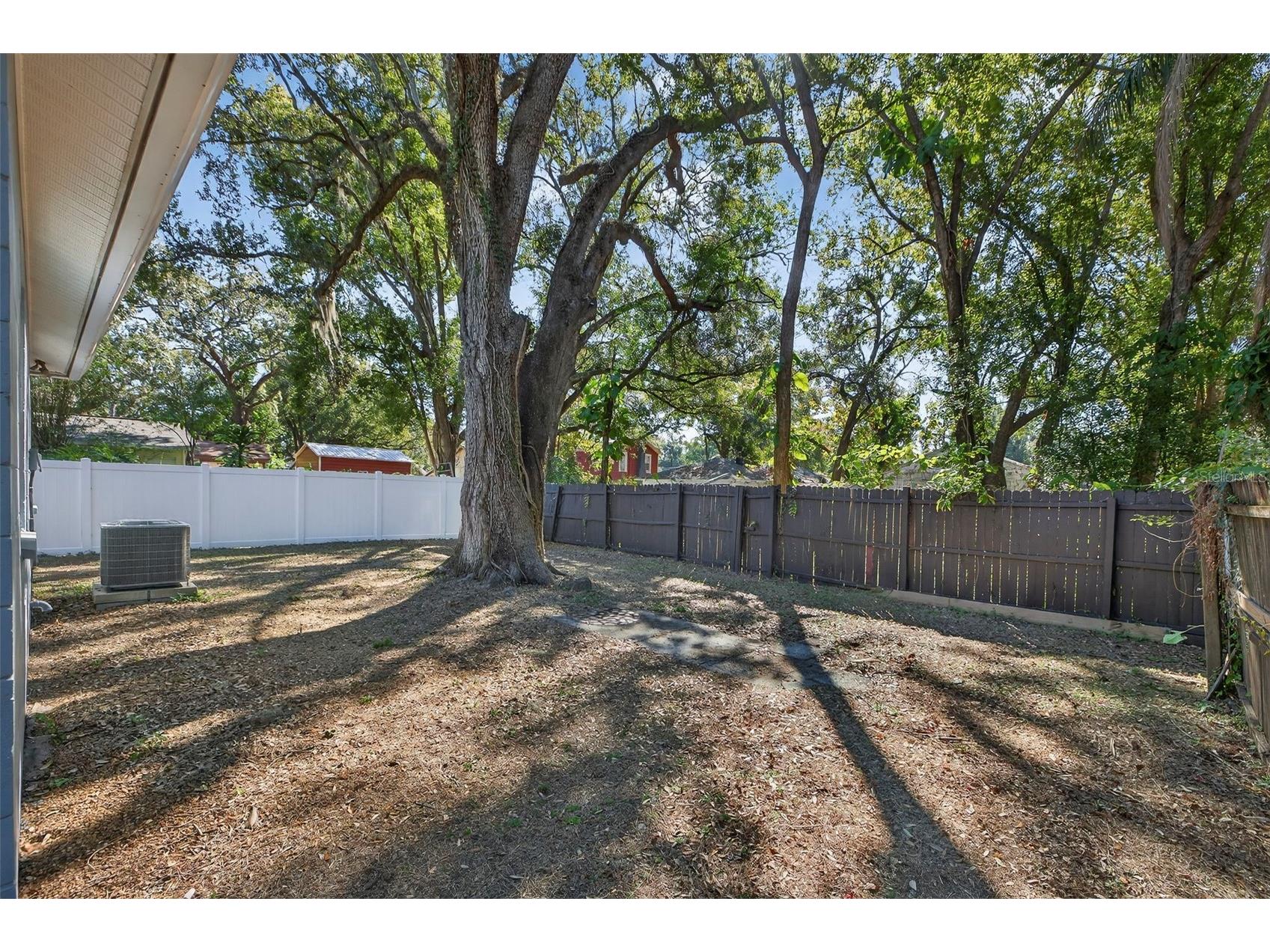 1909 E Henry Avenue Tampa FL 33610 TB8472298 image25