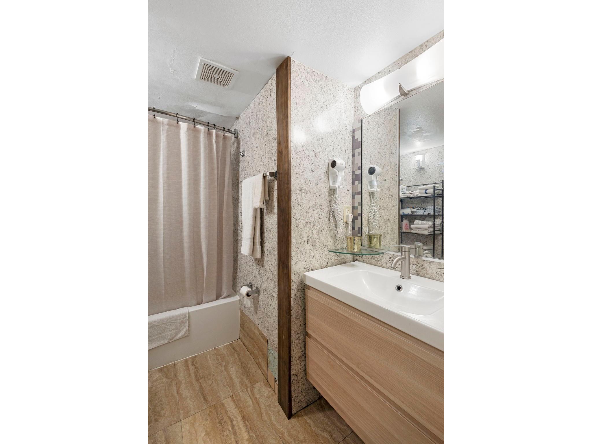 1909 S Atlantic Avenue #717 Daytona Beach FL 32118 - ATLANTIC OCEAN V4946444 image32