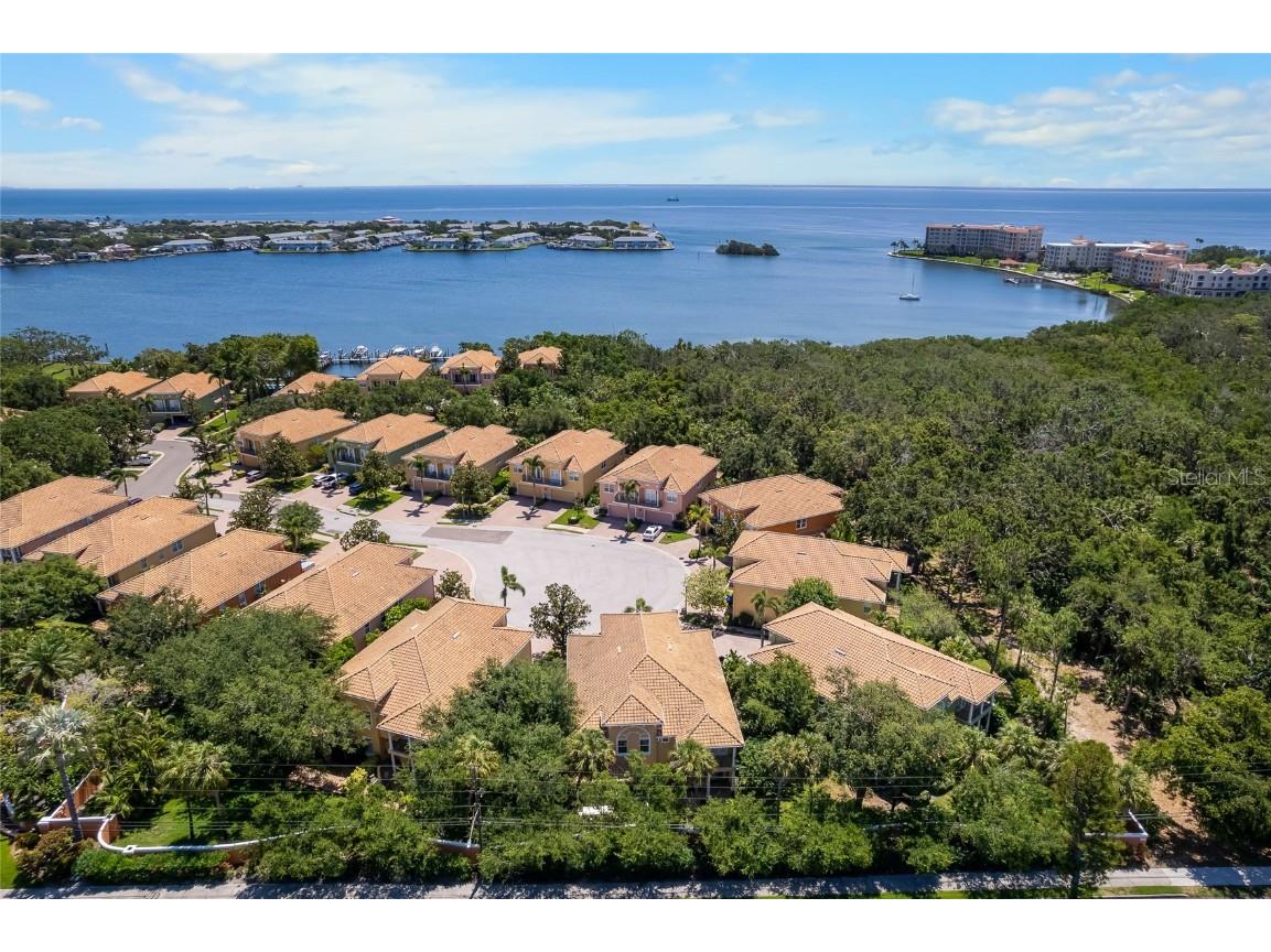 191 Banyan Bay Drive Saint Petersburg FL 33705 - LITTLE BAYOU ON TAMPA BAY TB8389966 image1