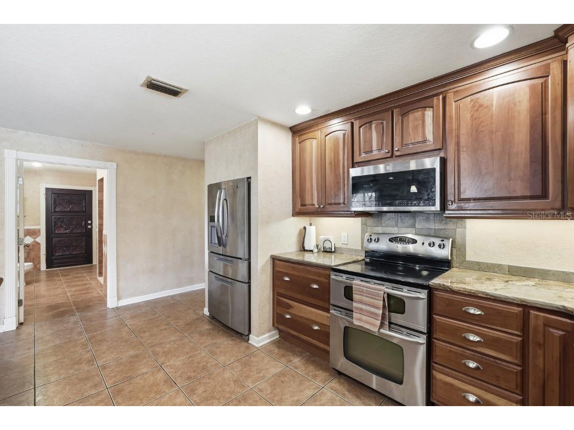 191 Howes Street Oak Hill FL 32759 FC314338 image25