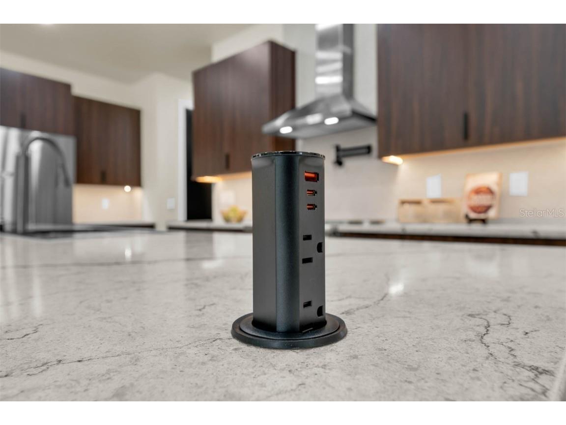 1910 Cloverlawn Avenue Orlando FL 32806 O6346197 image25