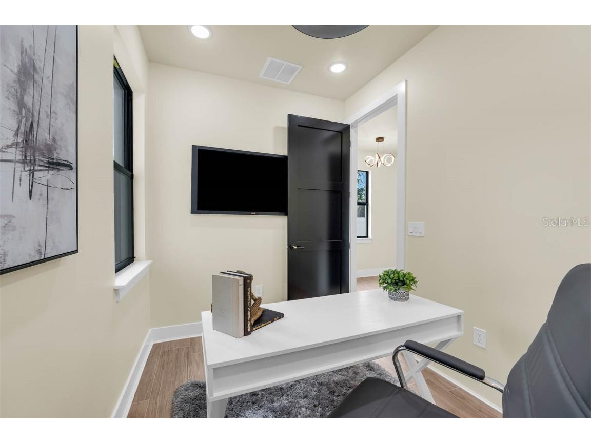 1910 Cloverlawn Avenue Orlando FL 32806 O6346197 image38