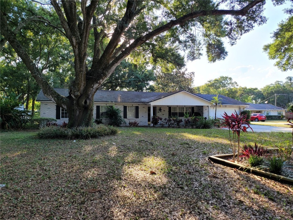 1910 Lithia Pinecrest Road Valrico FL 33596 R4907956 image1