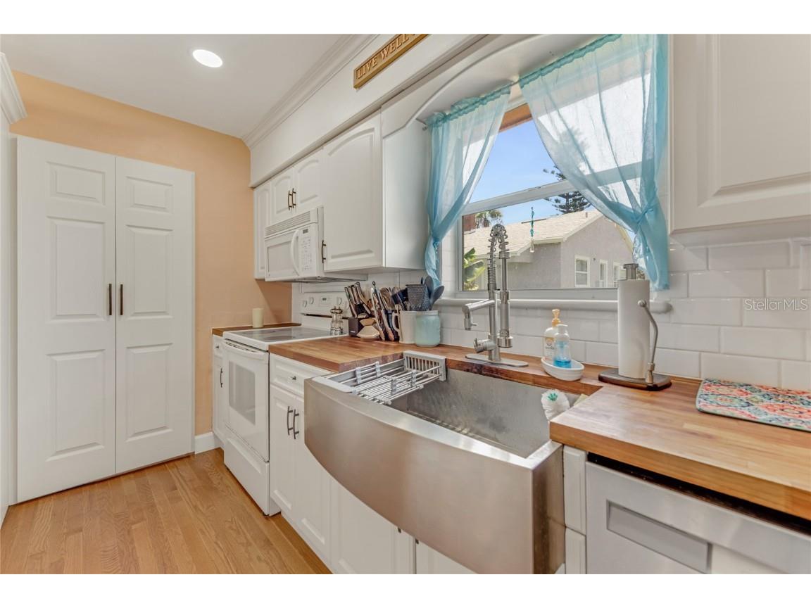 1910 Marilyn Street Daytona Beach FL 32118 V4944027 image9