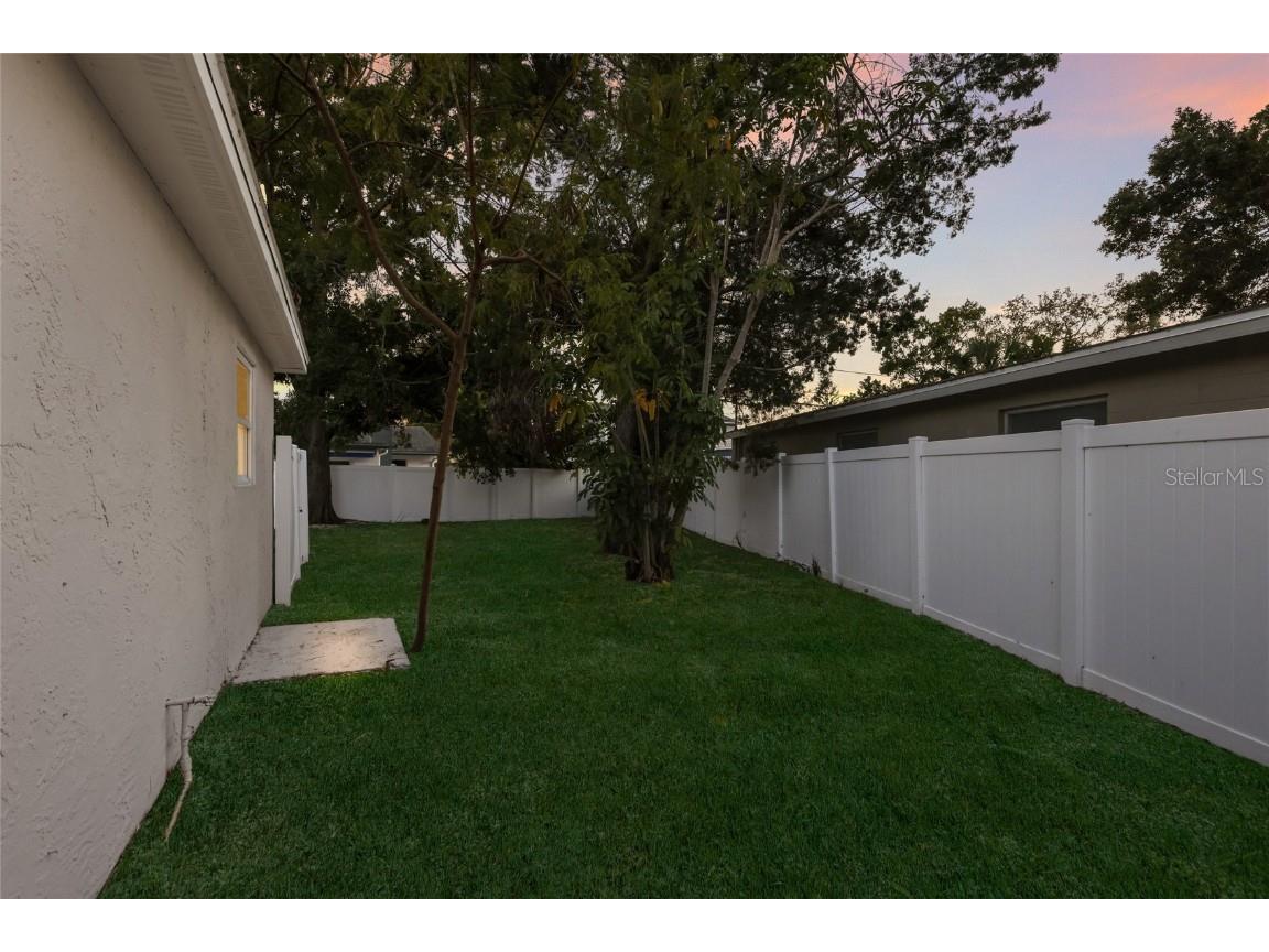 1910 New Hampshire Avenue NE Saint Petersburg FL 33703 A4671928 image15