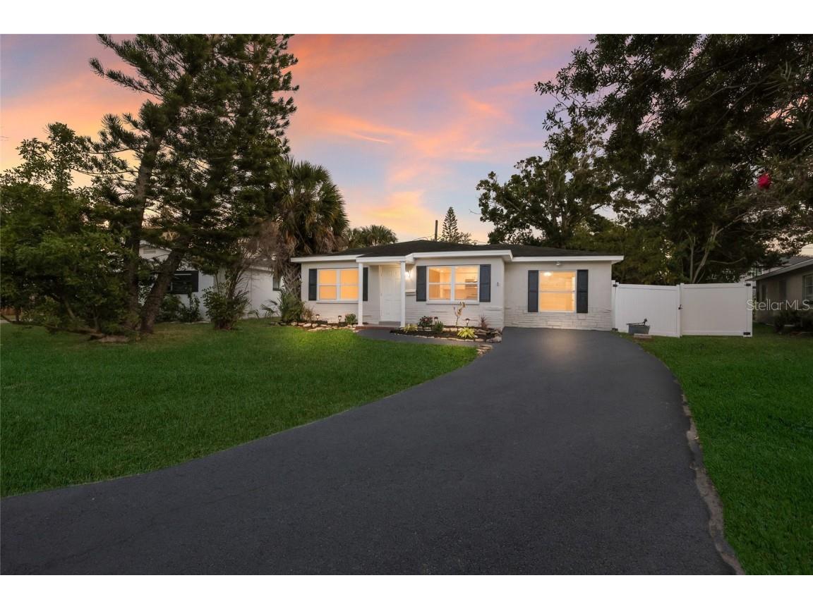 1910 New Hampshire Avenue NE Saint Petersburg FL 33703 A4671928 image2