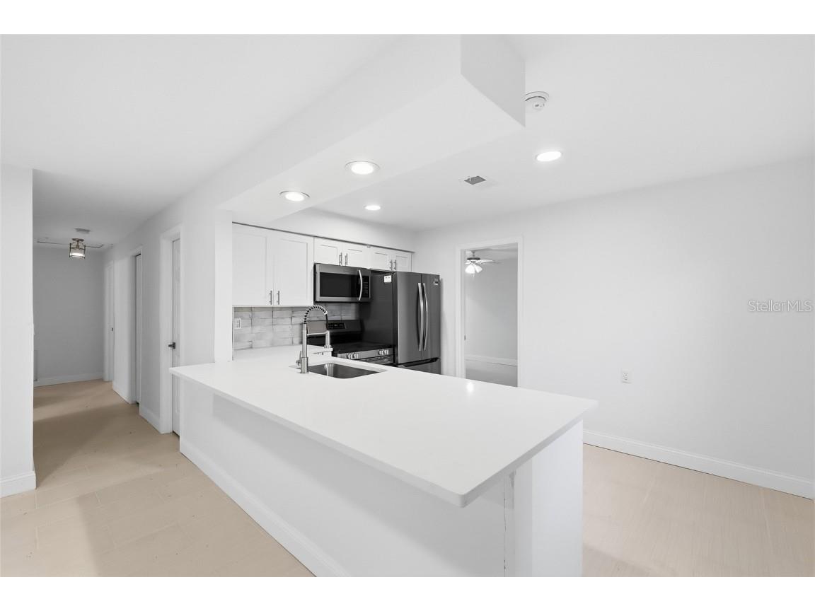 1910 New Hampshire Avenue NE Saint Petersburg FL 33703 A4671928 image24