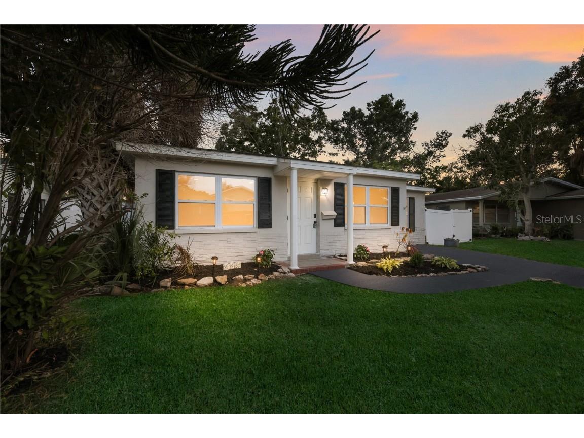 1910 New Hampshire Avenue NE Saint Petersburg FL 33703 A4671928 image4