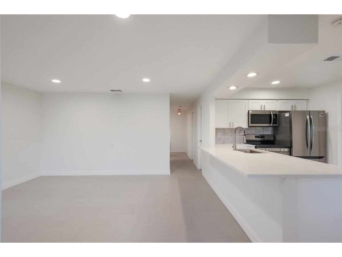 1910 New Hampshire Avenue NE Saint Petersburg FL 33703 A4671928 image5