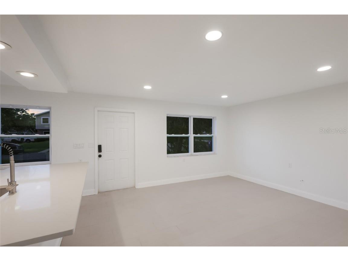 1910 New Hampshire Avenue NE Saint Petersburg FL 33703 A4671928 image6