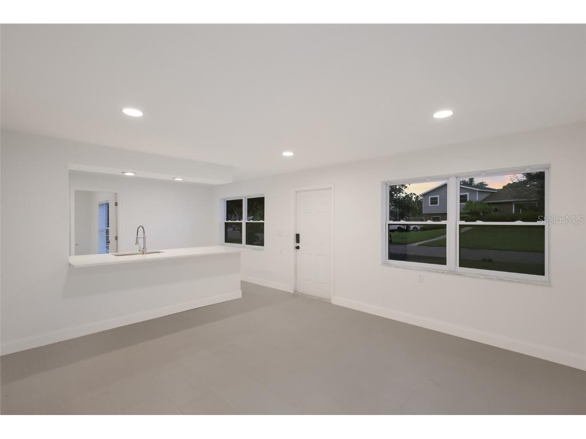 1910 New Hampshire Avenue NE Saint Petersburg FL 33703 A4671928 image7