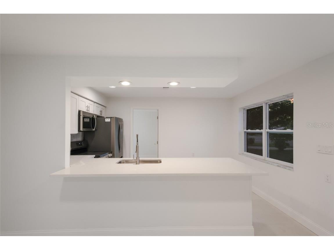 1910 New Hampshire Avenue NE Saint Petersburg FL 33703 A4671928 image8