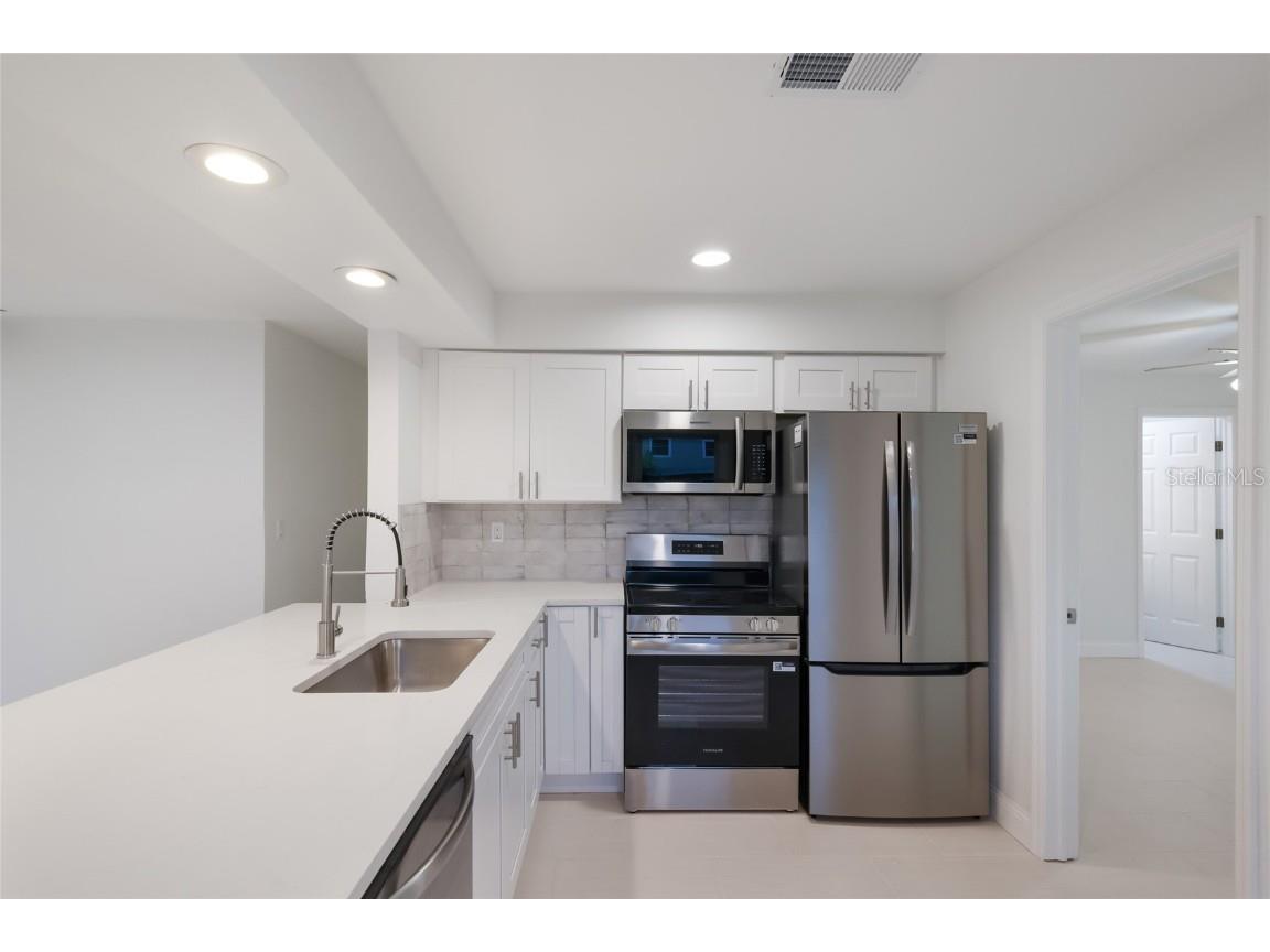 1910 New Hampshire Avenue NE Saint Petersburg FL 33703 A4671928 image9