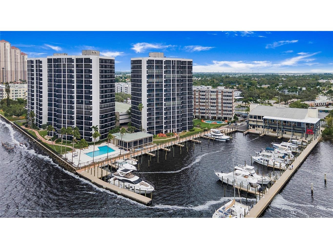 1910 Virginia Avenue #401 Fort Myers FL 33901 - CALOOSAHATCHEE RIVER A4591099 image1