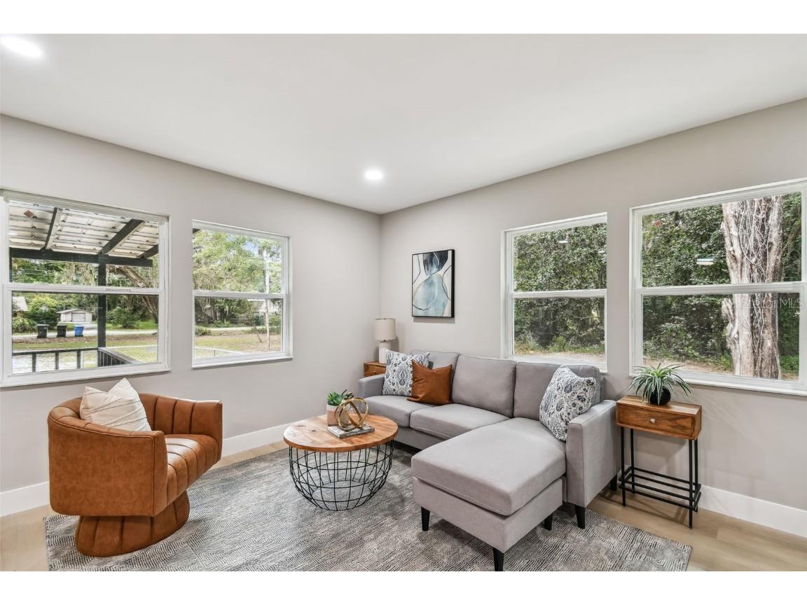 1910 W Knights Griffin Road, Plant City, FL, 33565 MLS T3536276