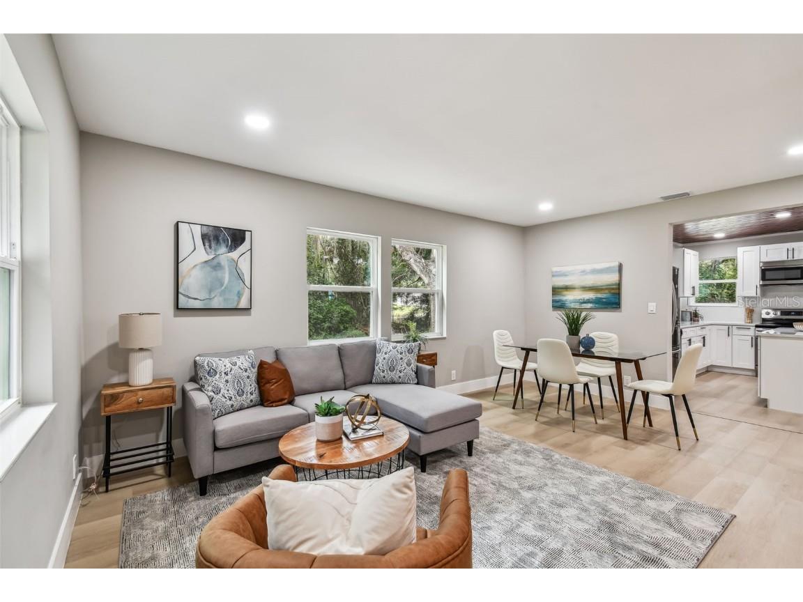 1910 W Knights Griffin Road, Plant City, FL, 33565 MLS T3536276