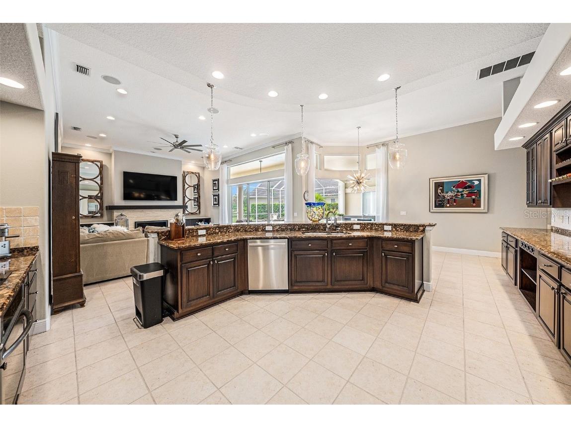 19107 Avenue Bayonnes Lutz FL 33558 TB8382846 image4