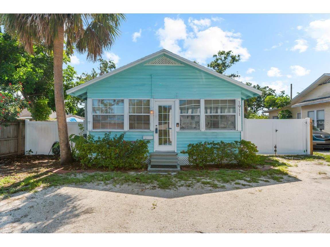 1911 26th Street W Bradenton FL 34205 A4656698 image1