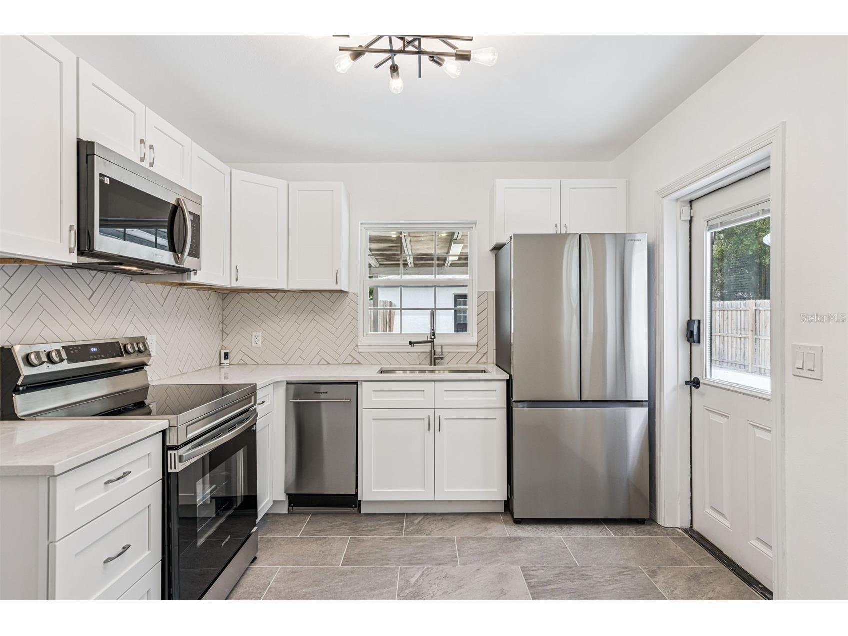 1911 Canton Street Orlando FL 32803 O6396373 image7