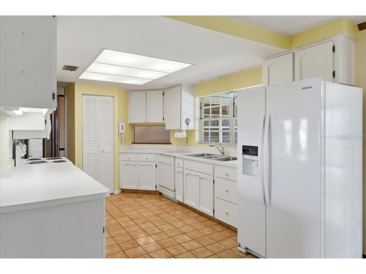 1911 Michelle Lane Lakeland FL 33813 A4689818 image12