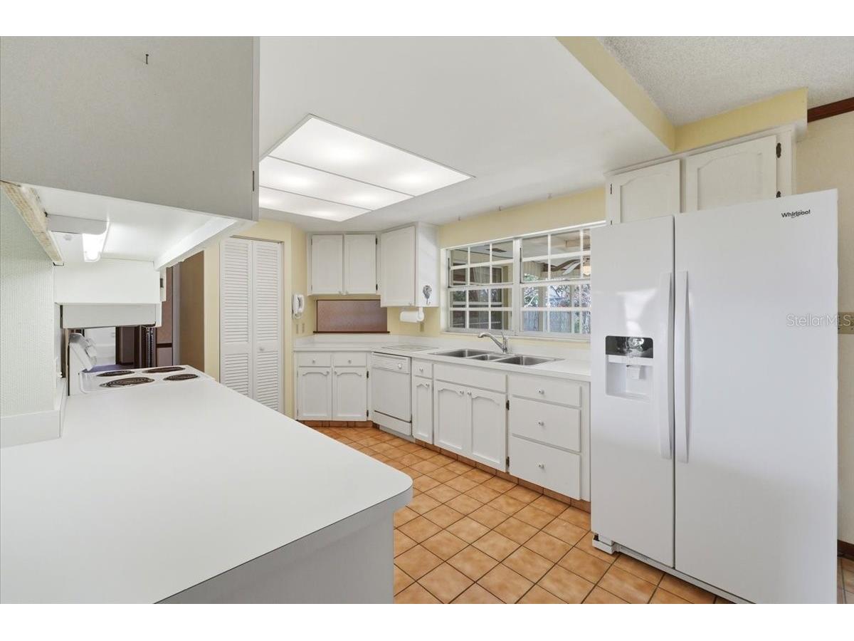 1911 Michelle Lane Lakeland FL 33813 A4689818 image14