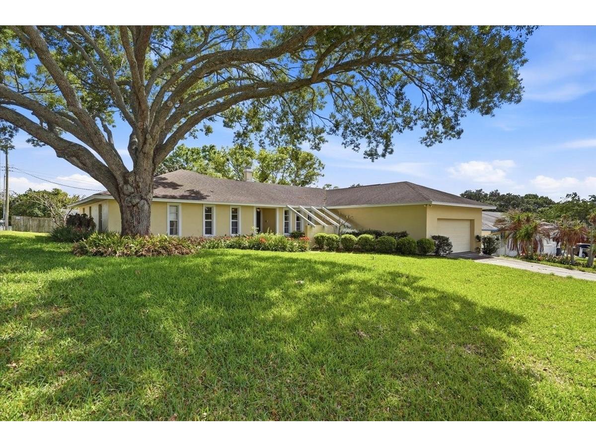 1911 Michelle Lane Lakeland FL 33813 A4689818 image2