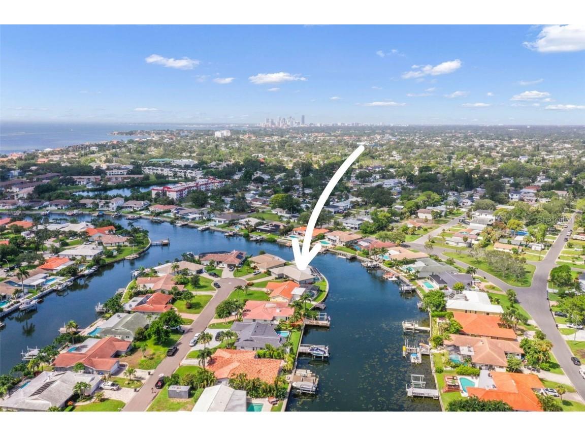 1911 Michigan Avenue NE Saint Petersburg FL 33703 TB8424178 image1