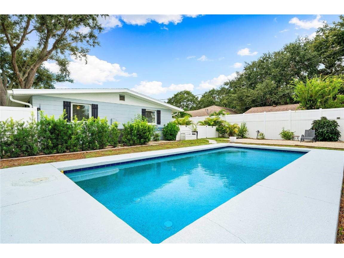 1911 Upper Beechwood Avenue Sarasota FL 34231 A4663604 image1