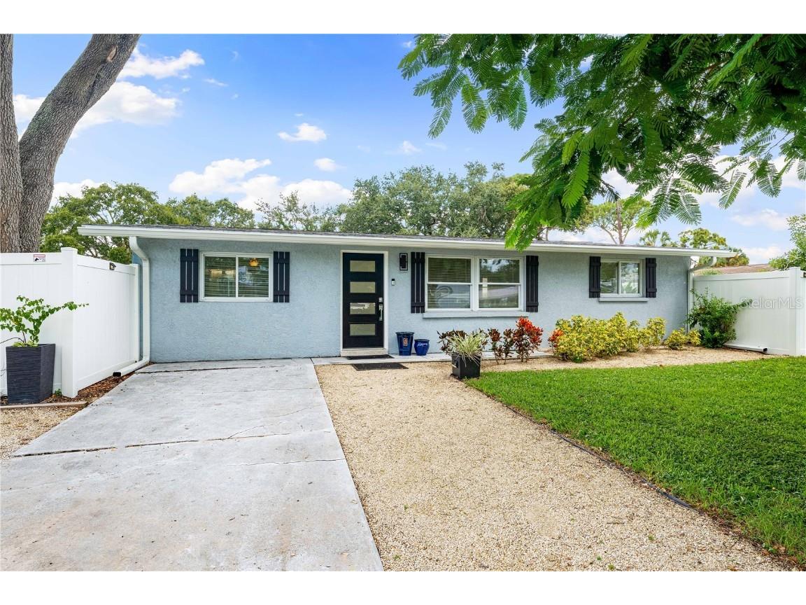 1911 Upper Beechwood Avenue Sarasota FL 34231 A4663604 image10